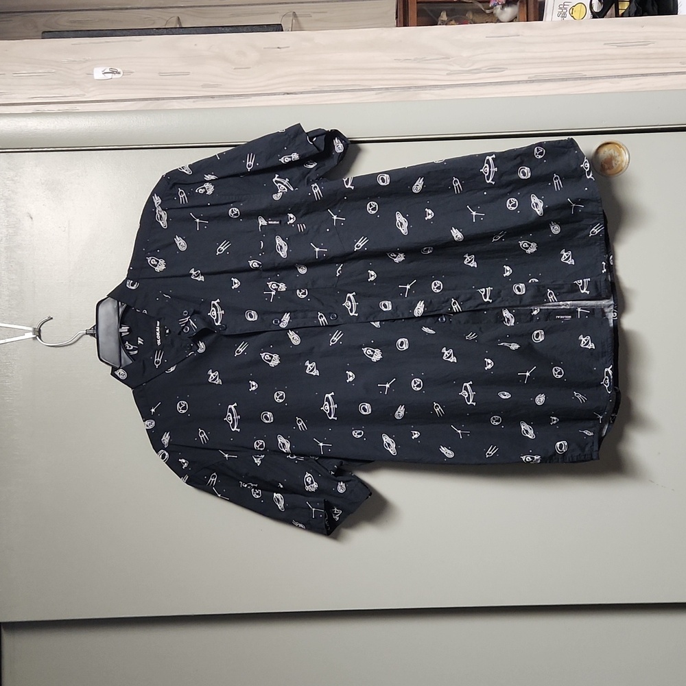 Alien button down